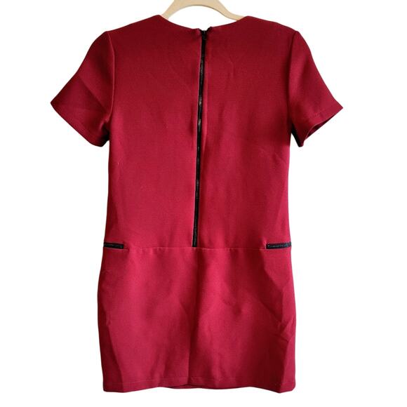 TOPSHOP Women's Shift Mini Dress Size 2 Red/ Black V-Neck Flight Attendant Style - Picture 2 of 5
